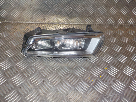 VW Polo 6R Tågelygte For Med OEM Nr. 6R0941061B Fra VW Ophugger