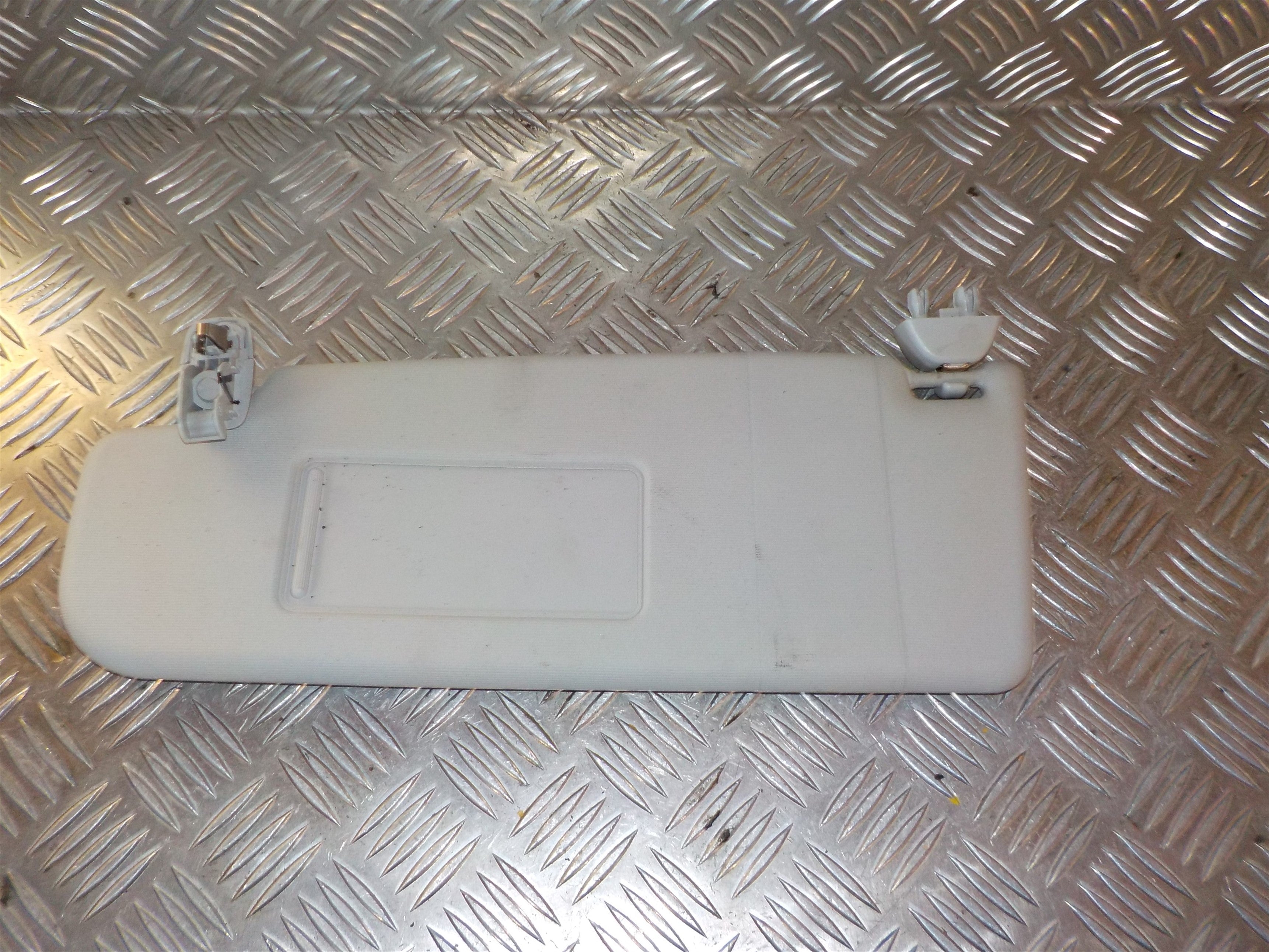 VW Polo 6R Solskærm Med OEM Nr. 6R0857551K2F4 Fra VW Ophugger