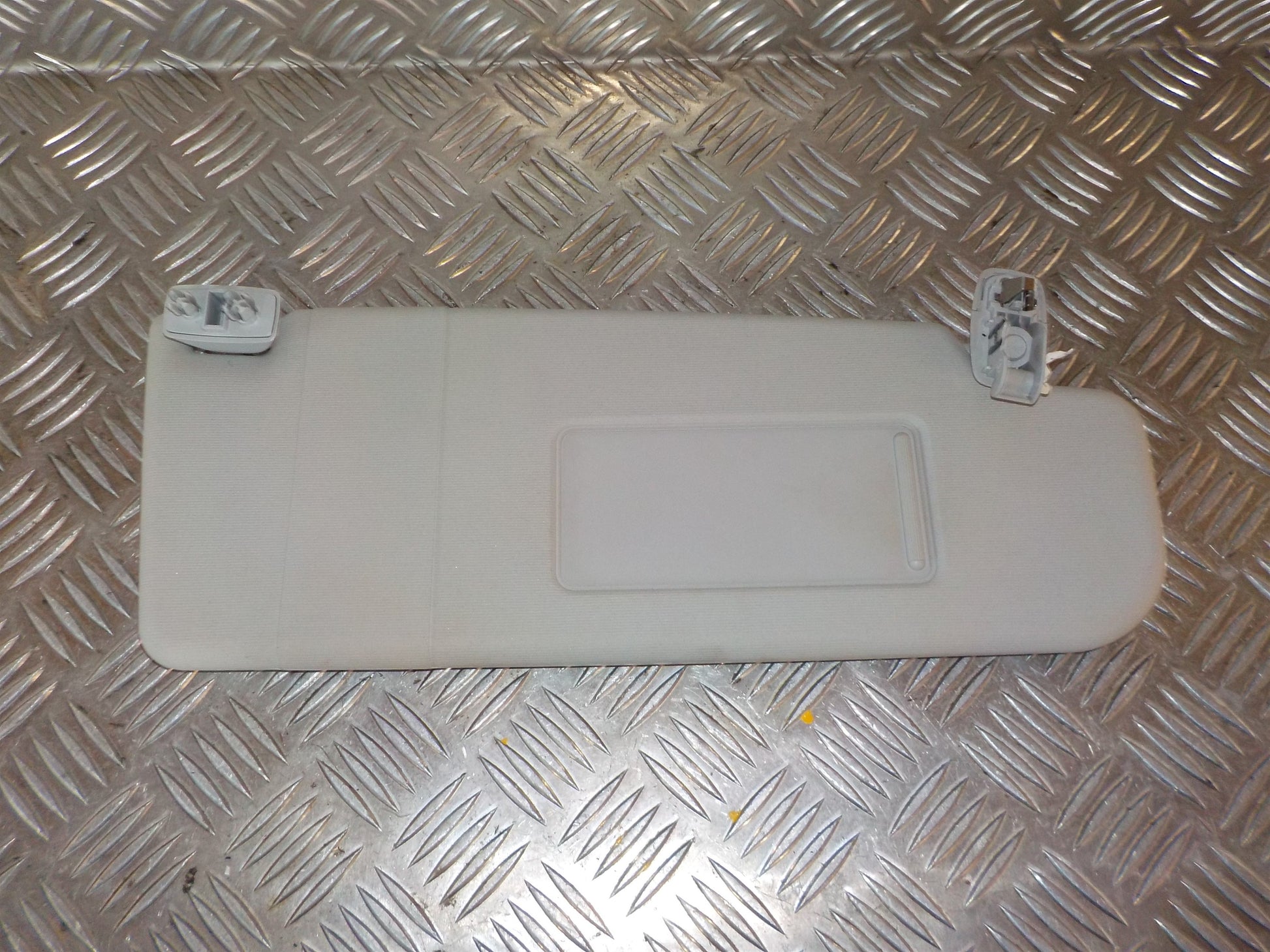 VW Polo 6R Solskærm Med OEM Nr. 6R0857552AL2F4 Fra VW Ophugger