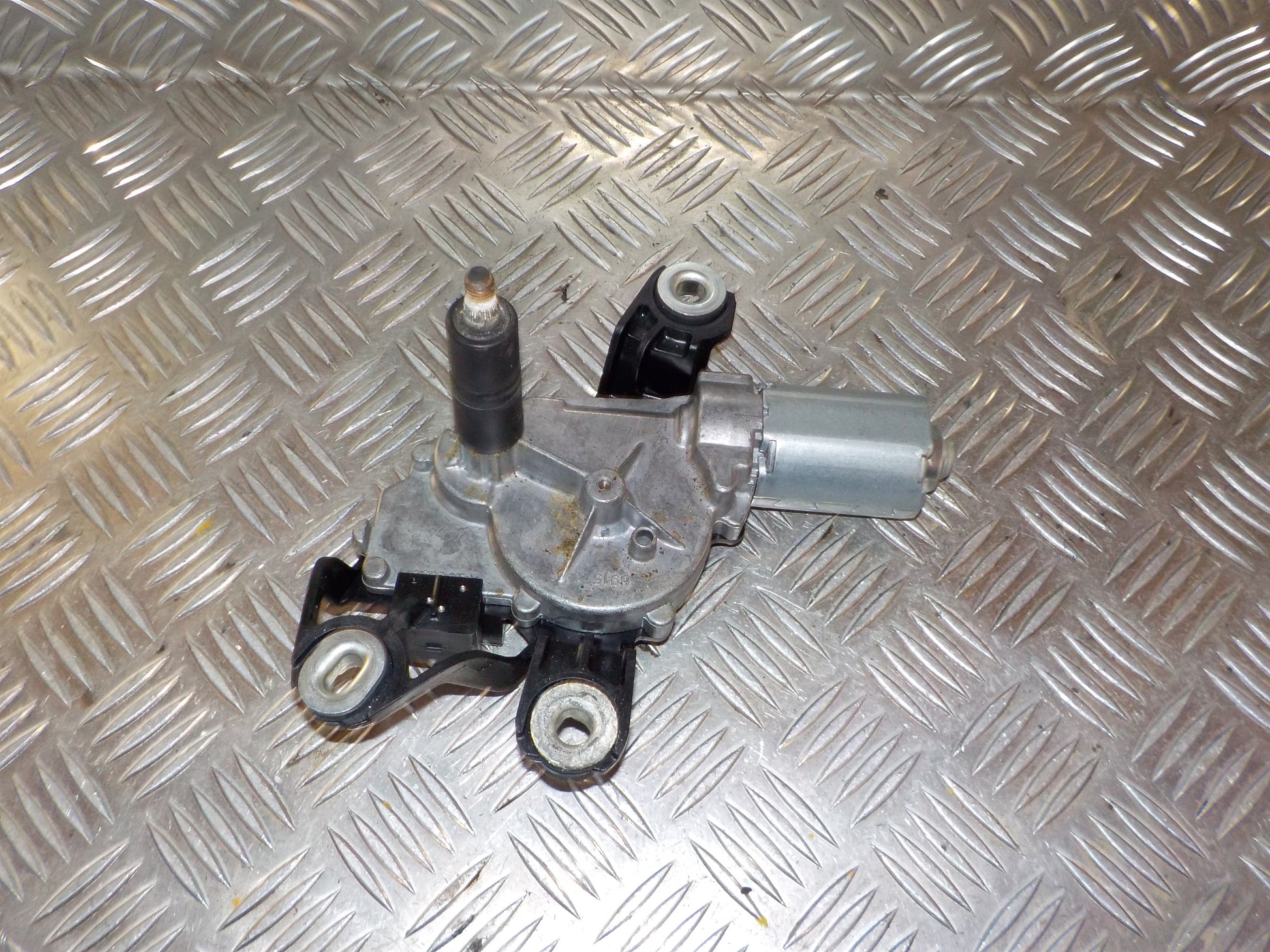 VW Polo 6R Bagrudevisker Motor Med OEM Nr. 5K6955711C Fra VW Ophugger