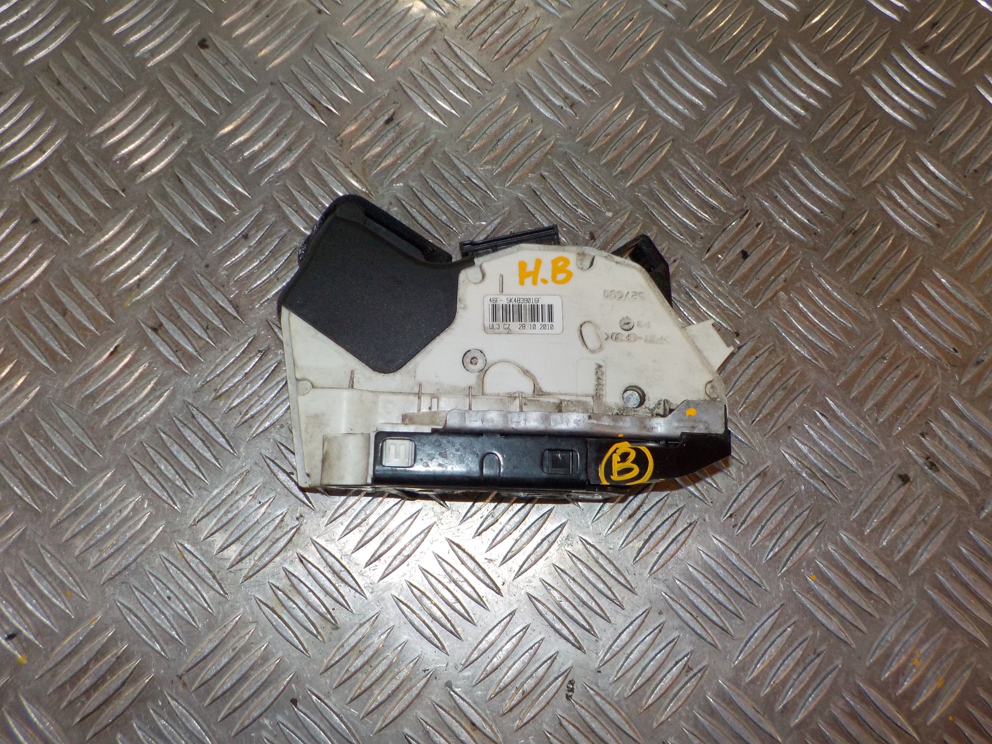 VW Polo 6R Dørlås Med OEM Nr. 5K4839016M Fra VW Ophugger