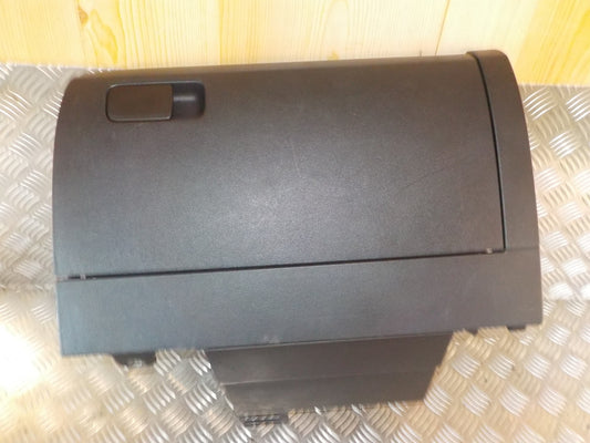 VW Polo 6R Handskerum Med OEM Nr. 6R1857121J82V Fra VW Ophugger