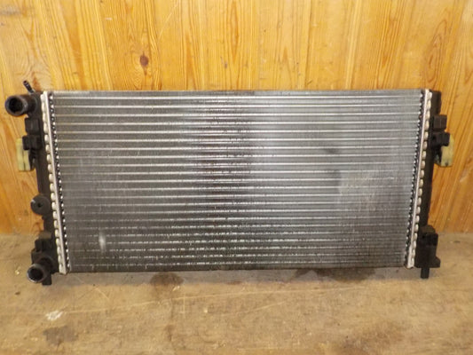 VW Polo 6R Køler Med OEM Nr. 6R0121253 Fra VW Ophugger
