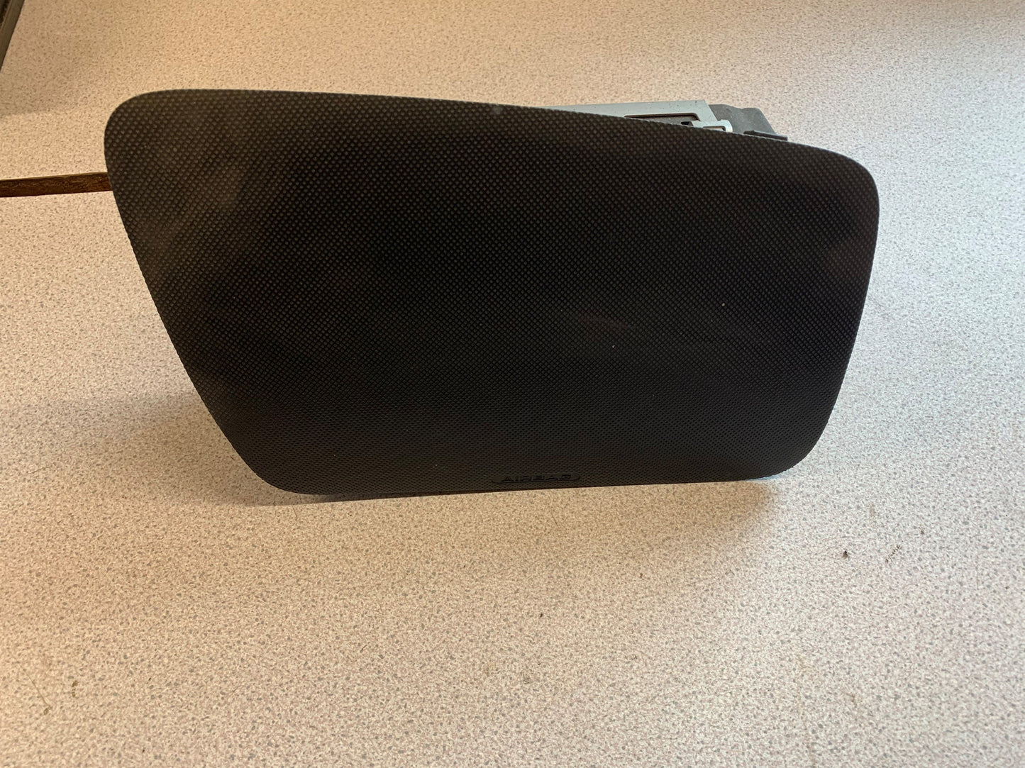 Peugeot 107 Airbag  Med OEM Nr. Ophugger Fra Peugeot Ophugger