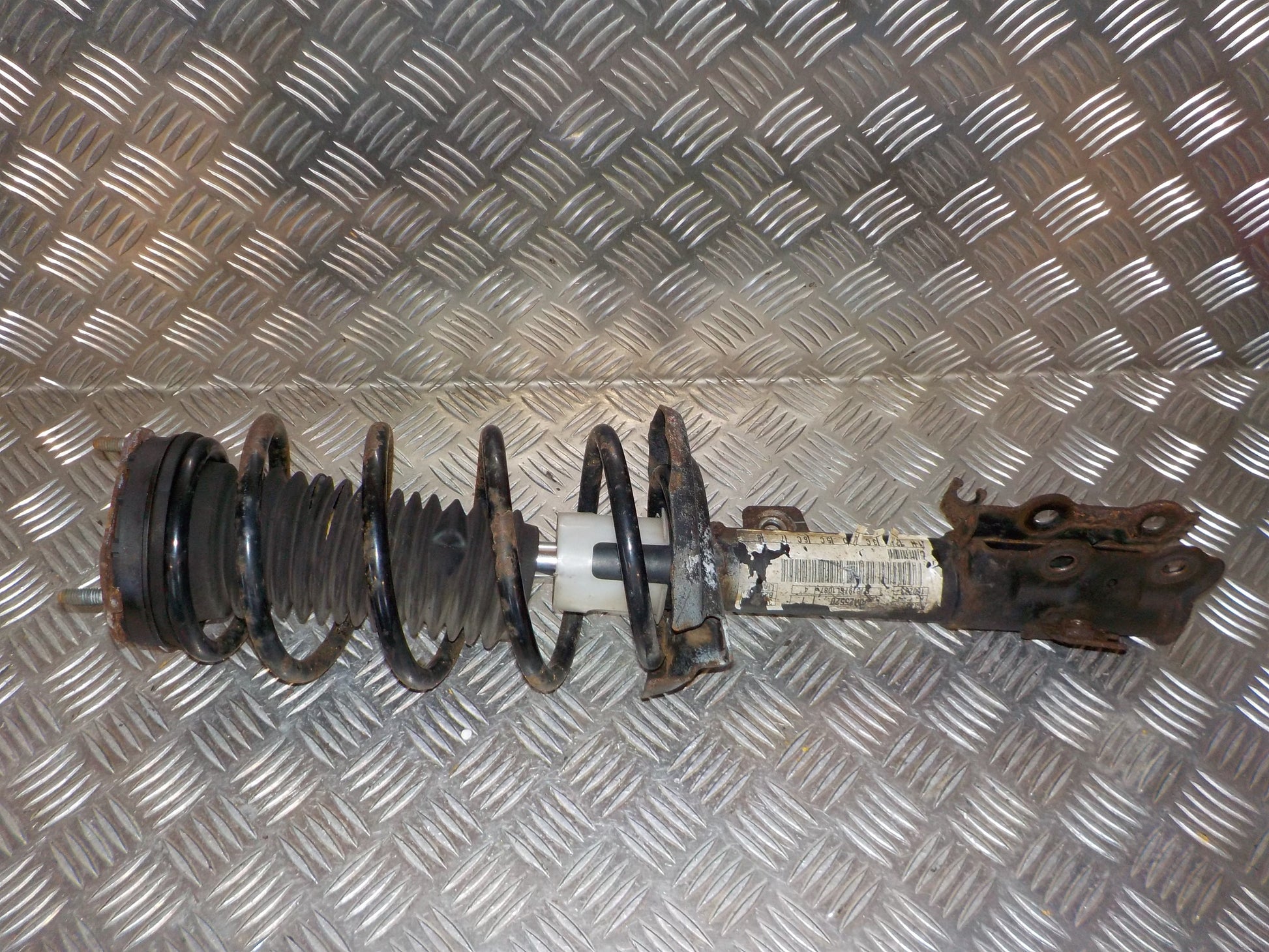 Ford Fiesta 7 Fjederben For V Med OEM Nr. 1713958 Fra Ford Ophugger