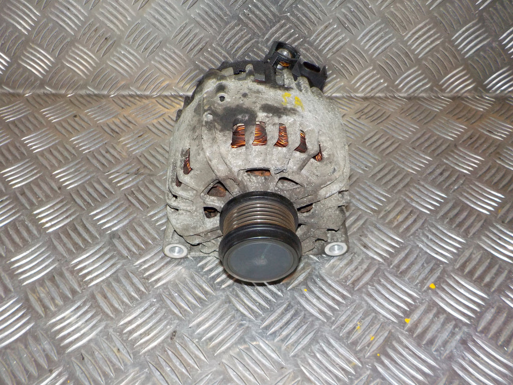 Ford Fiesta 7 Generator Med OEM Nr. 1904972 Fra Ford Ophugger
