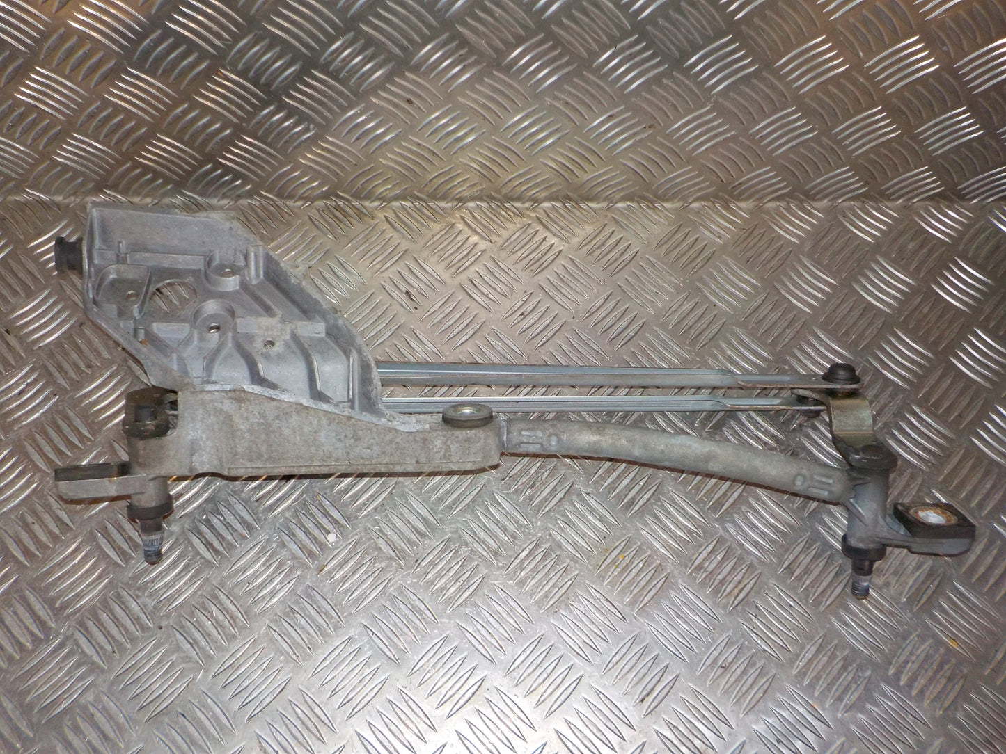 Ford Fiesta 7 Viskertræk Med OEM Nr. 3397021360 Fra Ford Ophugger