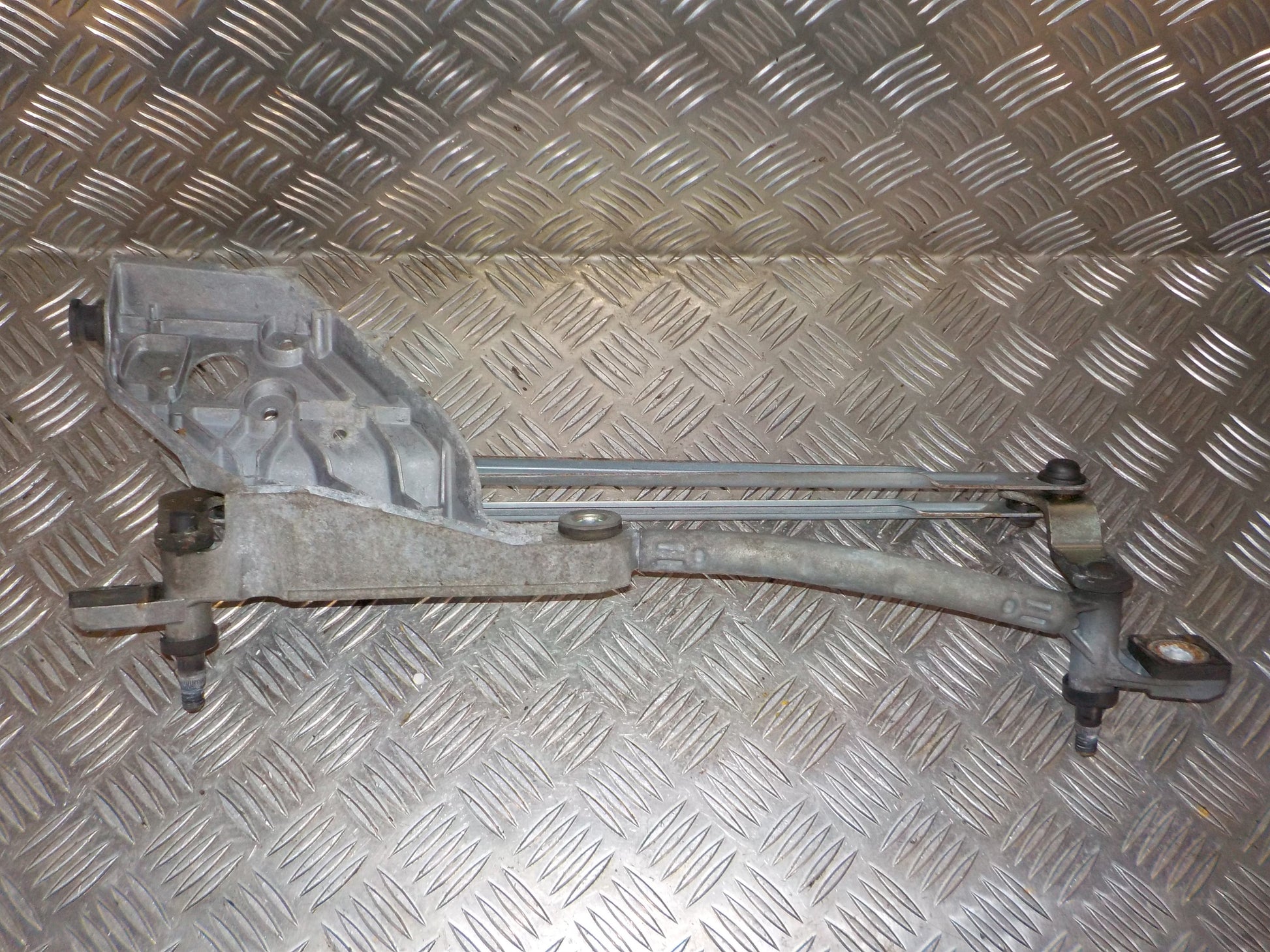 Ford Fiesta 7 Viskertræk Med OEM Nr. 3397021360 Fra Ford Ophugger