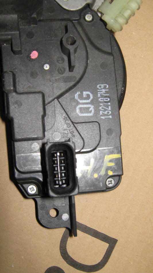 Opel Astra H Dørlås Med OEM Nr. 13210749 Fra Opel Ophugger