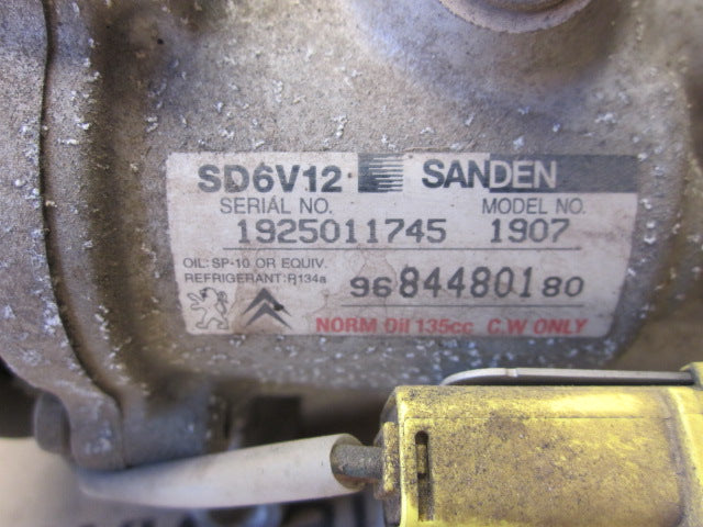 Peugeot 206 Aircondition Pumpe Med OEM Nr. SD6V12 Fra Peugeot Ophugger