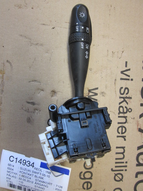 Suzuki Swift Kontakt Blink Med OEM Nr. Ophugger Fra Suzuki Ophugger
