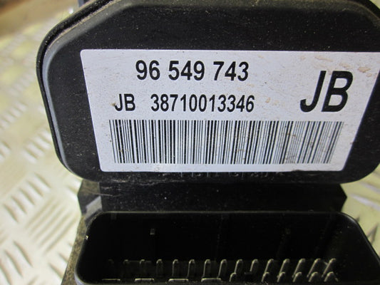 Daewoo Nubira Abs Pumpe Med OEM Nr. 96549743 Fra Daewoo Ophugger