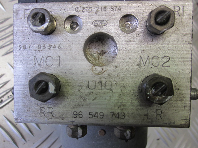 Daewoo Nubira ABS Pumpe Med OEM Nr. 96549743 Fra Daewoo Ophugger