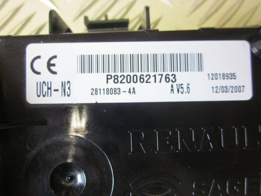 Renault Clio 3 Motorstyring - Motorstyreboks - Injection Elboks Med OEM Nr. 8200392704 Fra Renault Ophugger