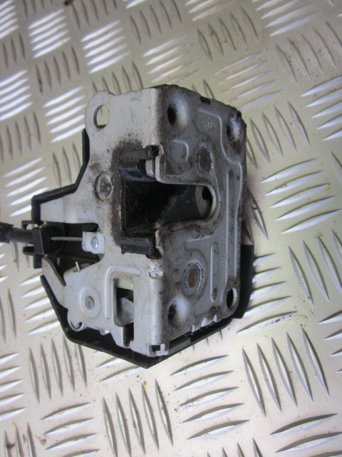 Renault Clio 3 Dørlås Med OEM Nr. Ophugger Fra Renault Ophugger