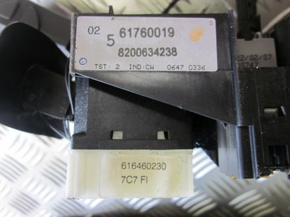 Renault Clio 3 Kontakt Combi Med OEM Nr. 8200634238 Fra Renault Ophugger