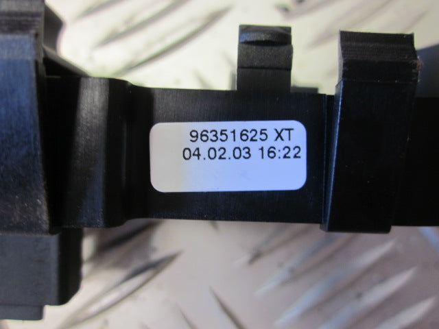 Peugeot 307 Kontakt Rudehejs Med OEM Nr. Ophugger Fra Peugeot Ophugger