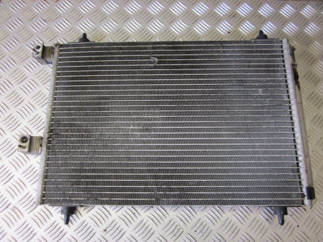 Peugeot 307 Køler Aircond Med OEM Nr. Ophugger Fra Peugeot Ophugger