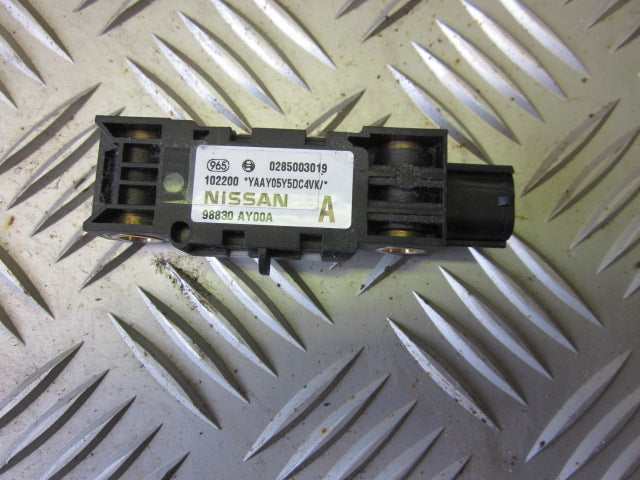 Nissan Almera N16 Airbag Føler Med OEM Nr. Ophugger Fra Nissan Ophugger