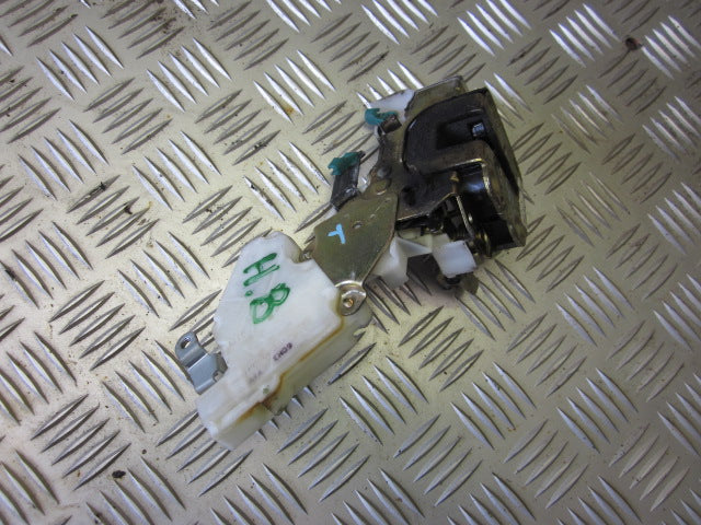 Nissan Almera N16 Dørlås Med OEM Nr. 82552BM760 Fra Nissan Ophugger
