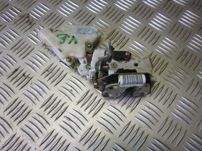 Nissan Almera N16 Dørlås Med OEM Nr. 82553BM760 Fra Nissan Ophugger