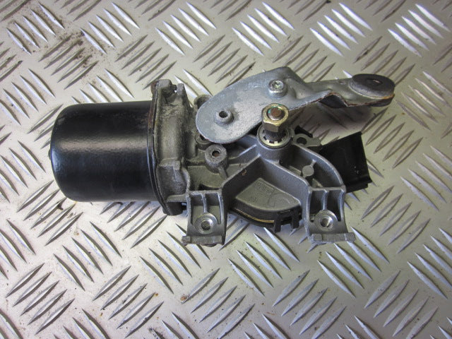 Nissan Almera N16 Viskermotor Med OEM Nr. Ophugger Fra Nissan Ophugger