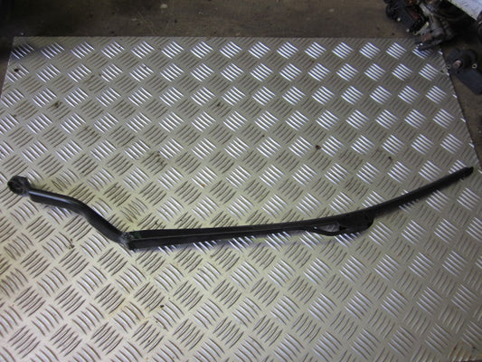 Nissan Almera N16 Viskerarm Med OEM Nr. Ophugger Fra Nissan Ophugger