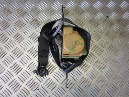 Nissan Almera N16 Sikkerhedsseler For Med OEM Nr. Ophugger Fra Nissan Ophugger