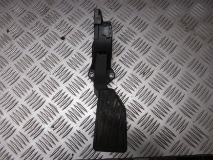 Suzuki Alto Speederpedal Med OEM Nr. Ophugger Fra Suzuki Ophugger