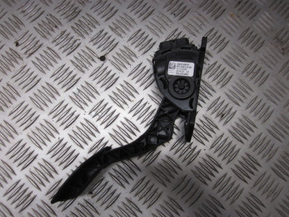 Suzuki Alto Speederpedal Med OEM Nr. Ophugger Fra Suzuki Ophugger