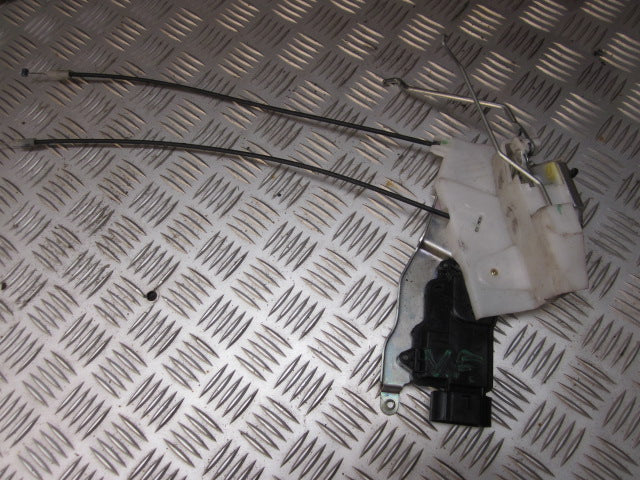 Suzuki Alto Dørlås Med OEM Nr. Ophugger Fra Suzuki Ophugger