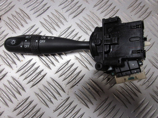 Suzuki Alto Kontakt Blink Med OEM Nr. 37210M68K01 Fra Suzuki Ophugger