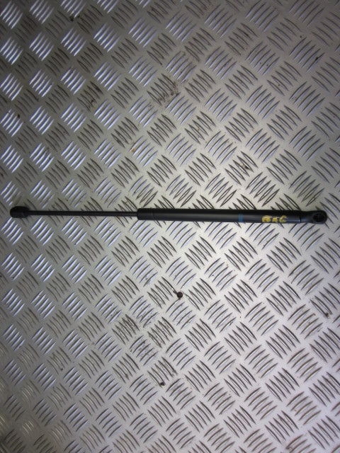 Citroen C2 Bagklapsdæmper Med OEM Nr. Ophugger Fra Citroen Ophugger