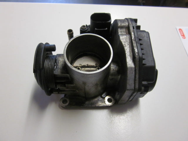 Skoda Fabia Spjældhus Med OEM Nr. 047133062D Fra Skoda Ophugger