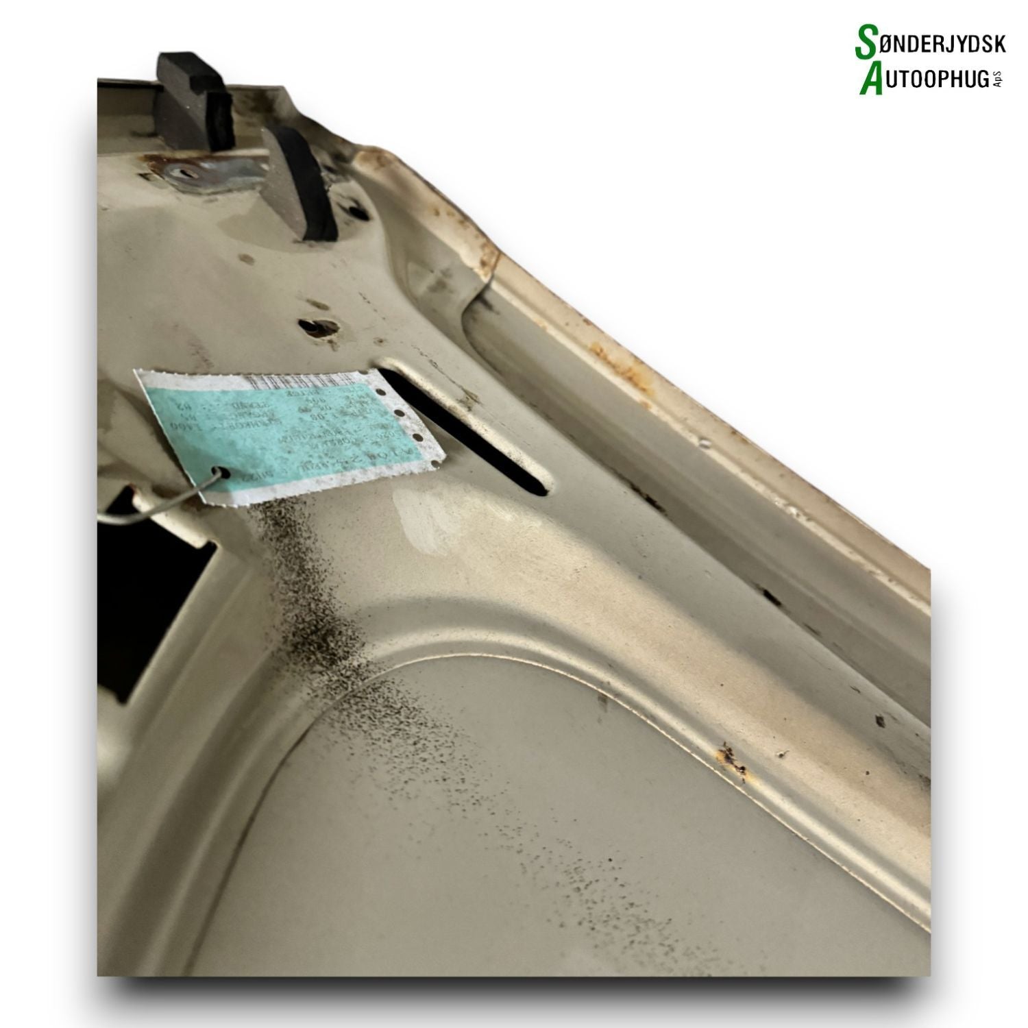 Opel Corsa A Fronthjelm Med OEM Nr. Ophugger Fra Opel Ophugger