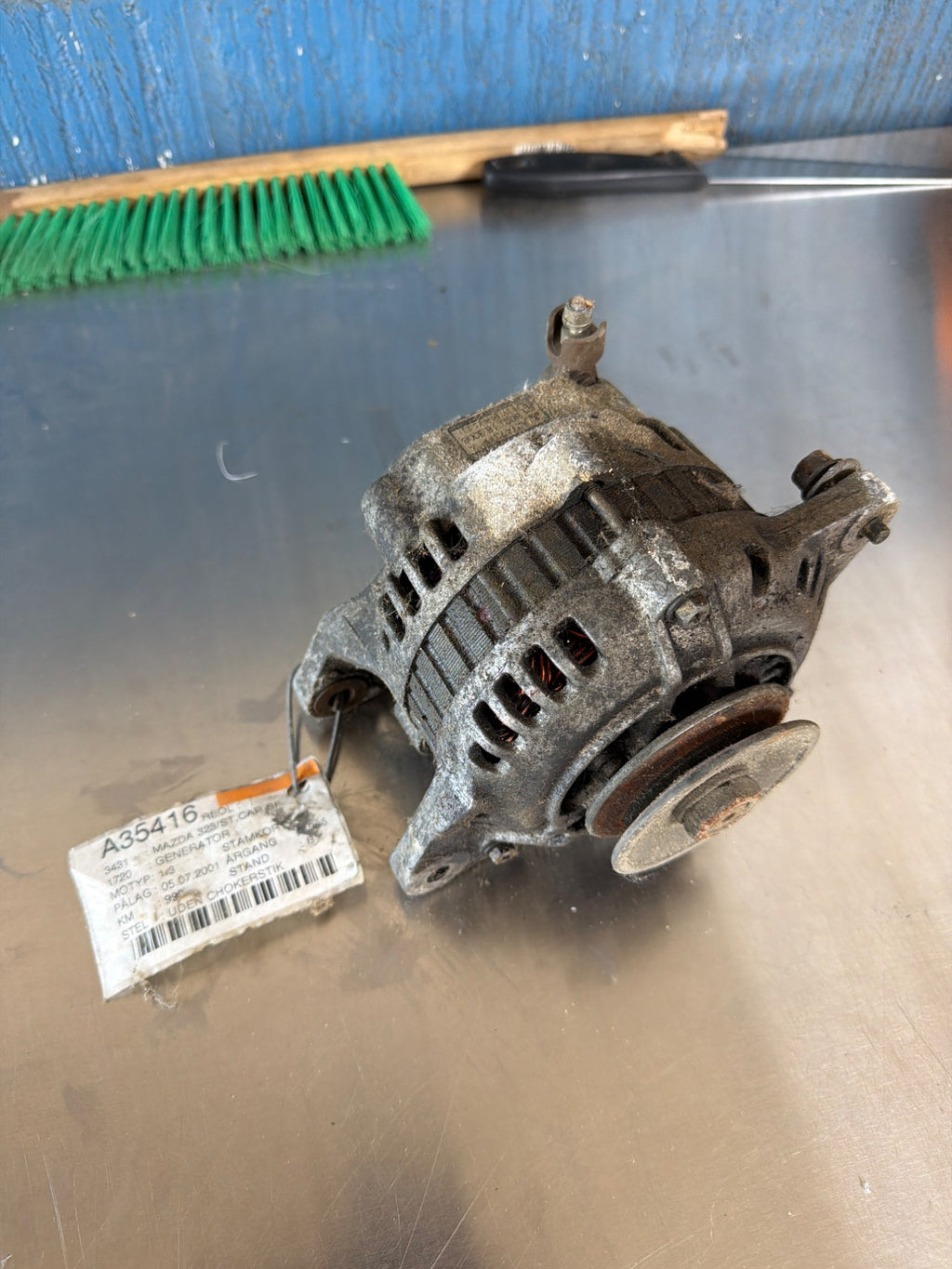 Mazda 323 / St.Car Bf Generator Med OEM Nr. Ophugger Fra Mazda Ophugger