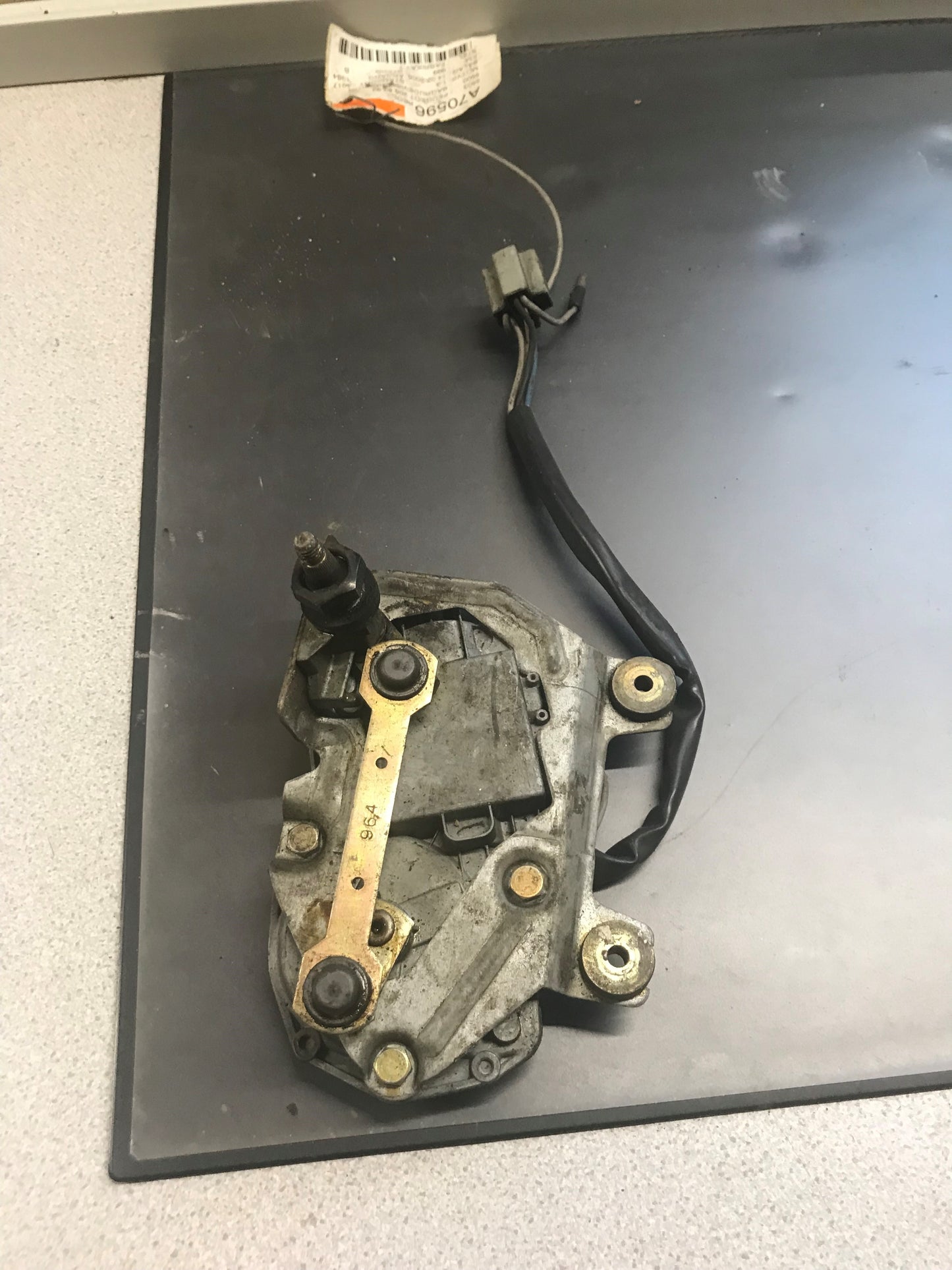 Peugeot 205 Bagrudevisker Motor Med OEM Nr. Ophugger Fra Peugeot Ophugger