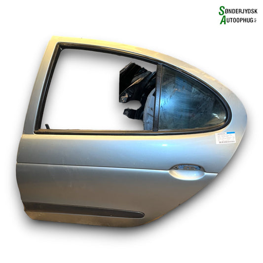 Renault Megane Bagdør V Med OEM Nr. 7751471889 Fra Renault Ophugger