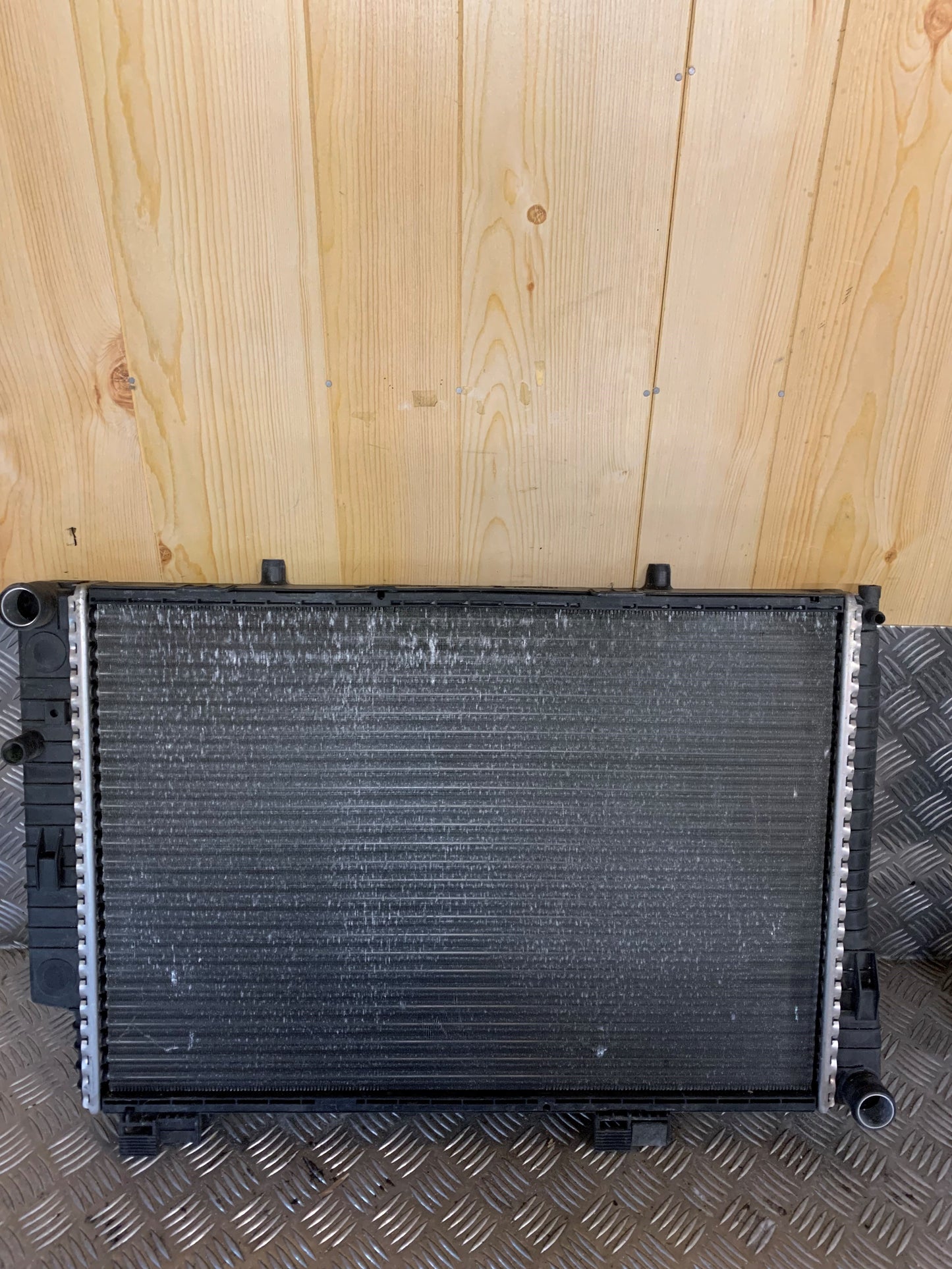 Mercedes C 180-280 W202 Køler Med OEM Nr. Ophugger Fra Mercedes Ophugger