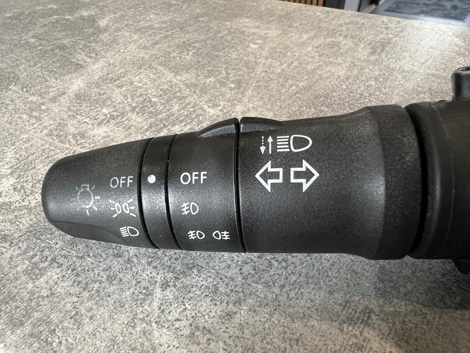 Nissan Primera P12 Kontakt Lys/Blink Med OEM Nr. 25540AV600 Fra Nissan Ophugger