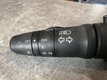 Nissan Primera P12 Kontakt Lys/Blink Med OEM Nr. 25540AV600 Fra Nissan Ophugger