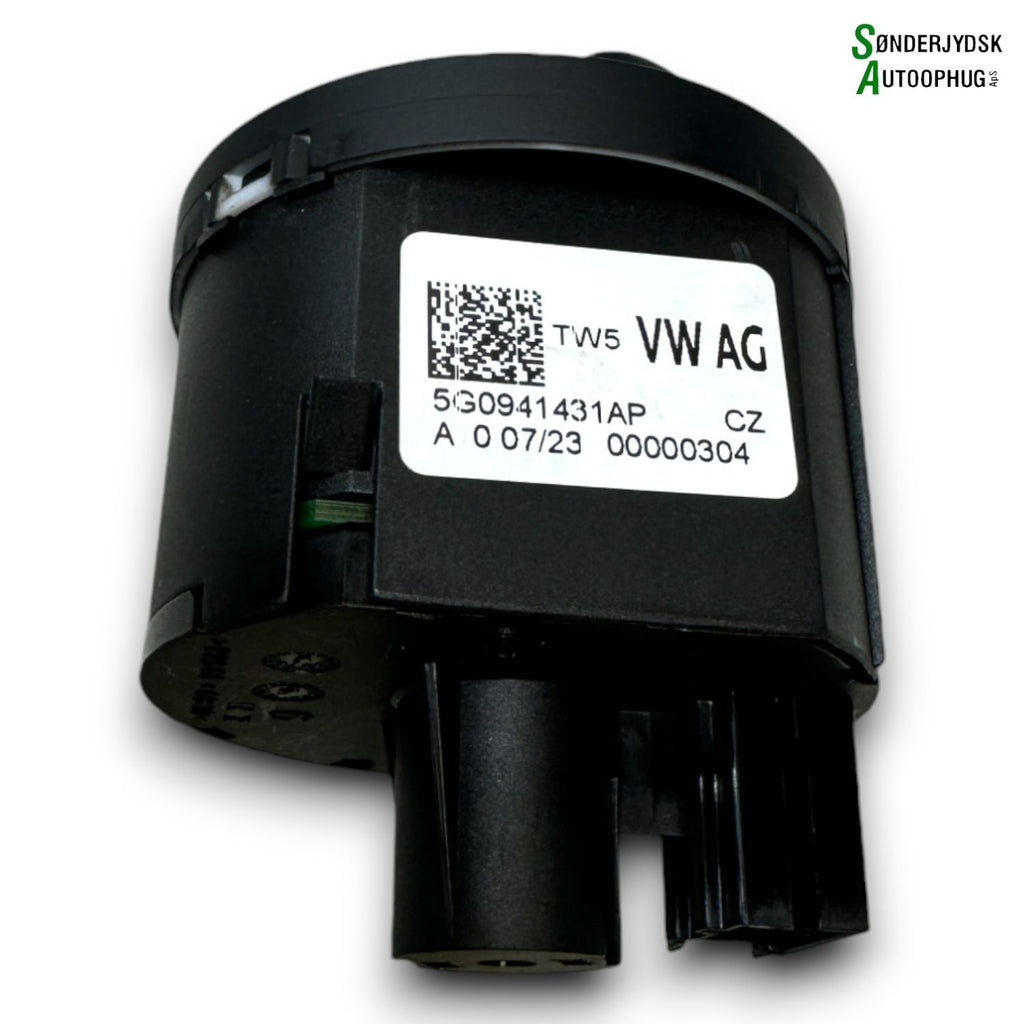 VW Touran 5T Kontakt Lys Med OEM Nr. 5G0941431AP Fra VW Ophugger
