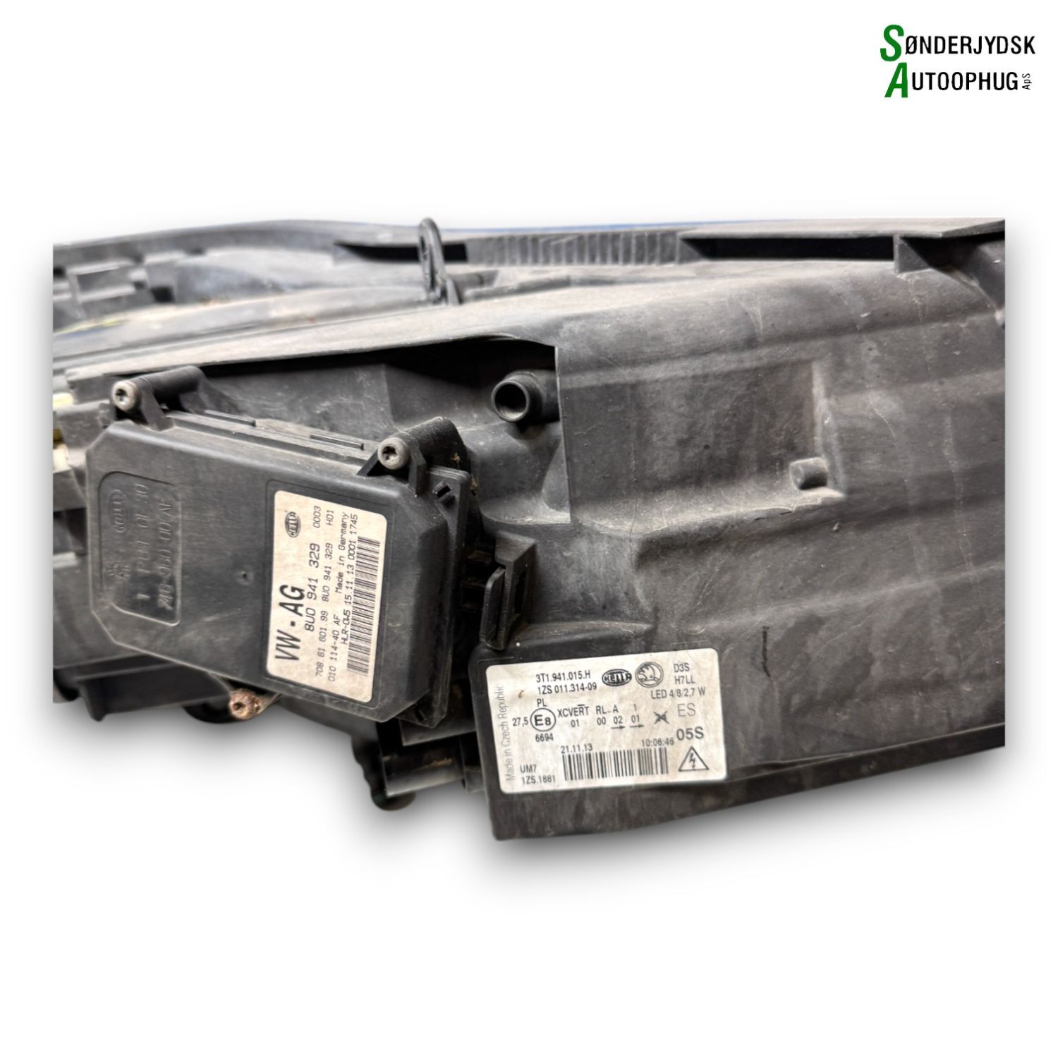 Skoda Superb Forlygte Med OEM Nr. 8U0941329 Fra Skoda Ophugger