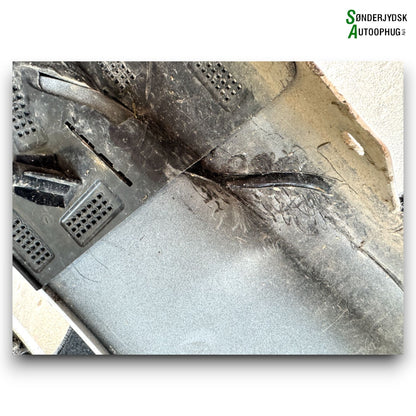 Tesla Model Y Forkofanger Med OEM Nr. 1493736S0B Fra Tesla Ophugger