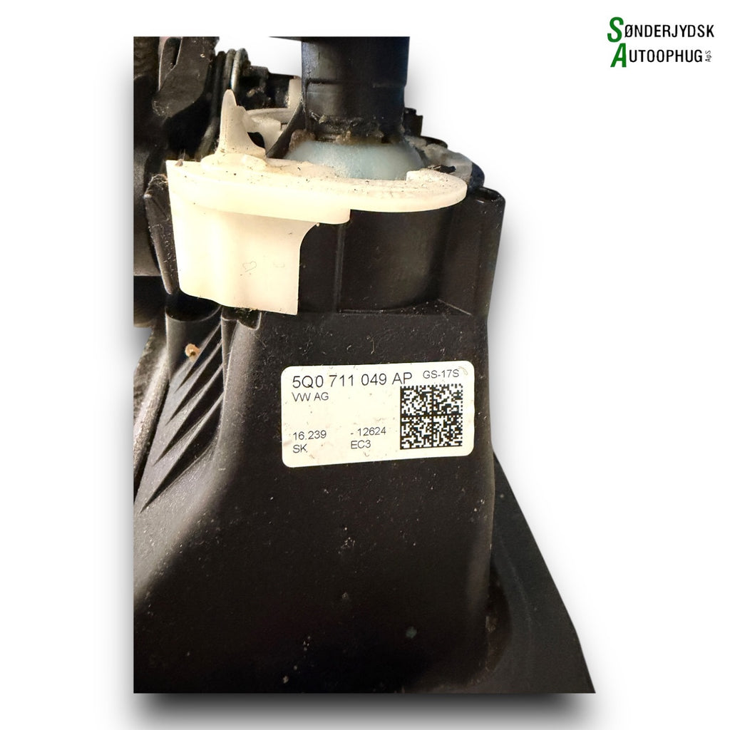 Skoda Octavia Gearskifte Med OEM Nr. 5WA711049BP Fra Skoda Ophugger