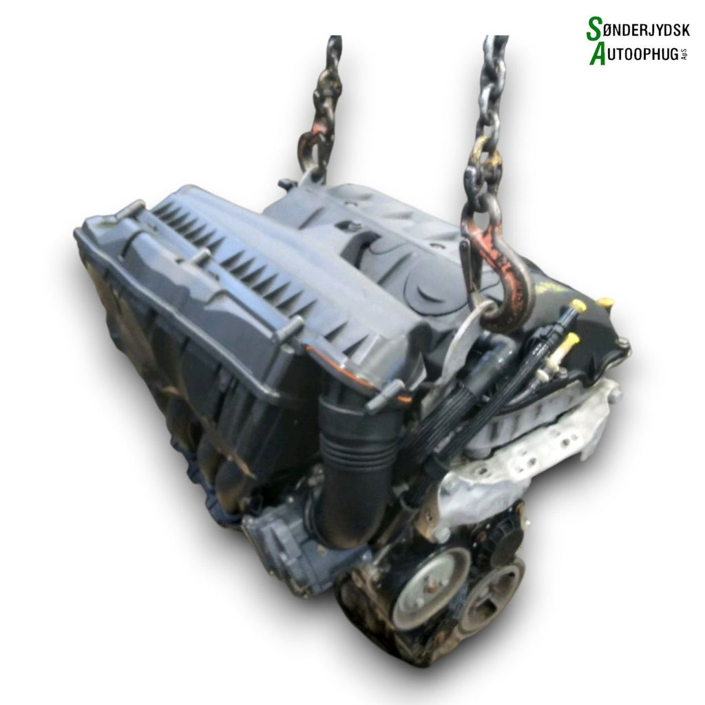 Peugeot 208 Motor Med OEM Nr. 0135QZ Fra Peugeot Ophugger