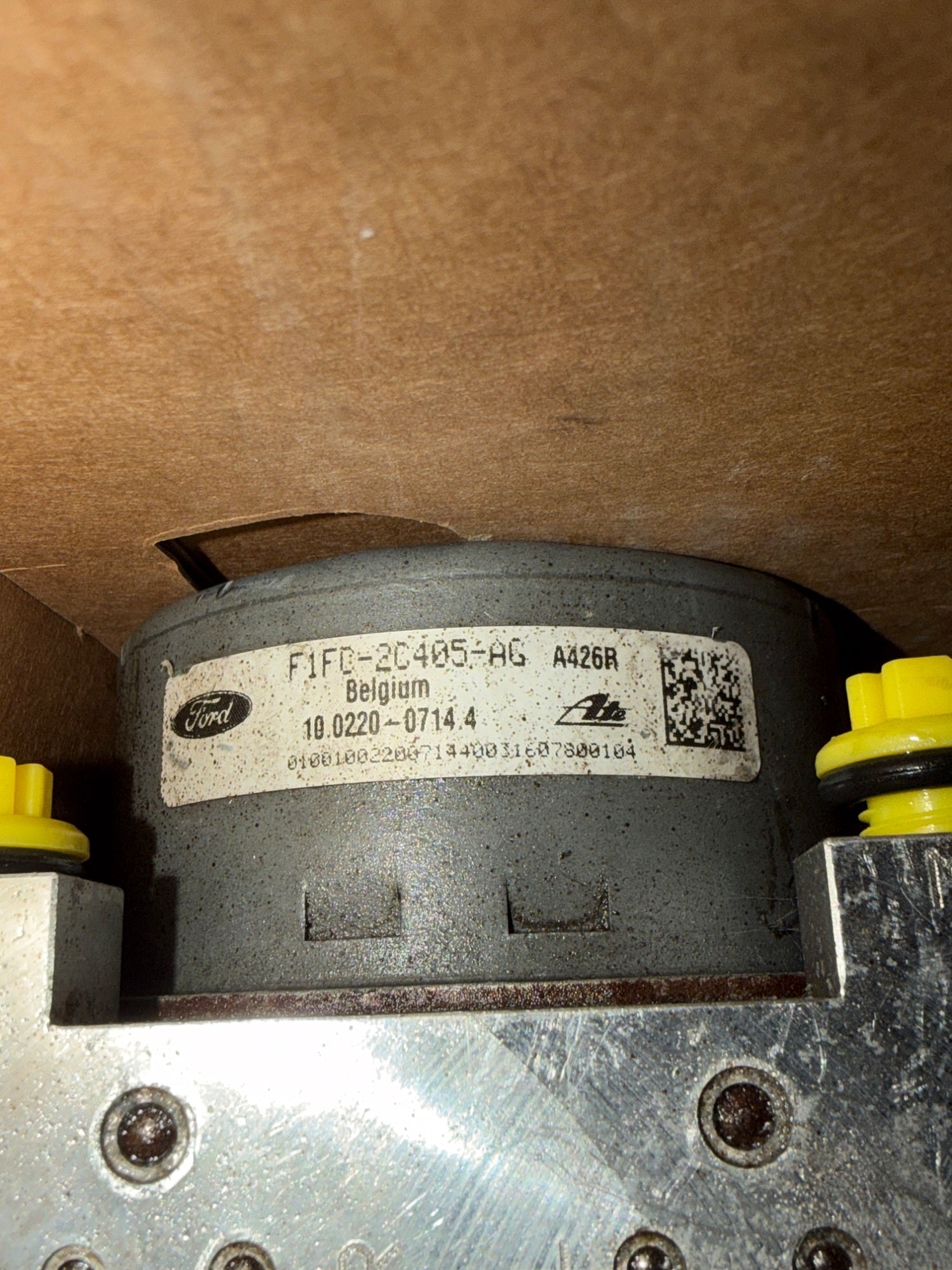 Ford Fiesta 7 Retur ABS Pumpe Med OEM Nr. 10022007144 Fra Ford Ophugger