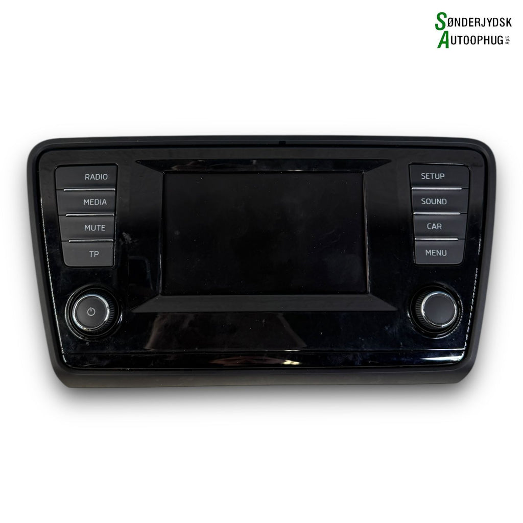 Skoda Octavia Radio Med OEM Nr. 5E0919605A Fra Skoda Ophugger