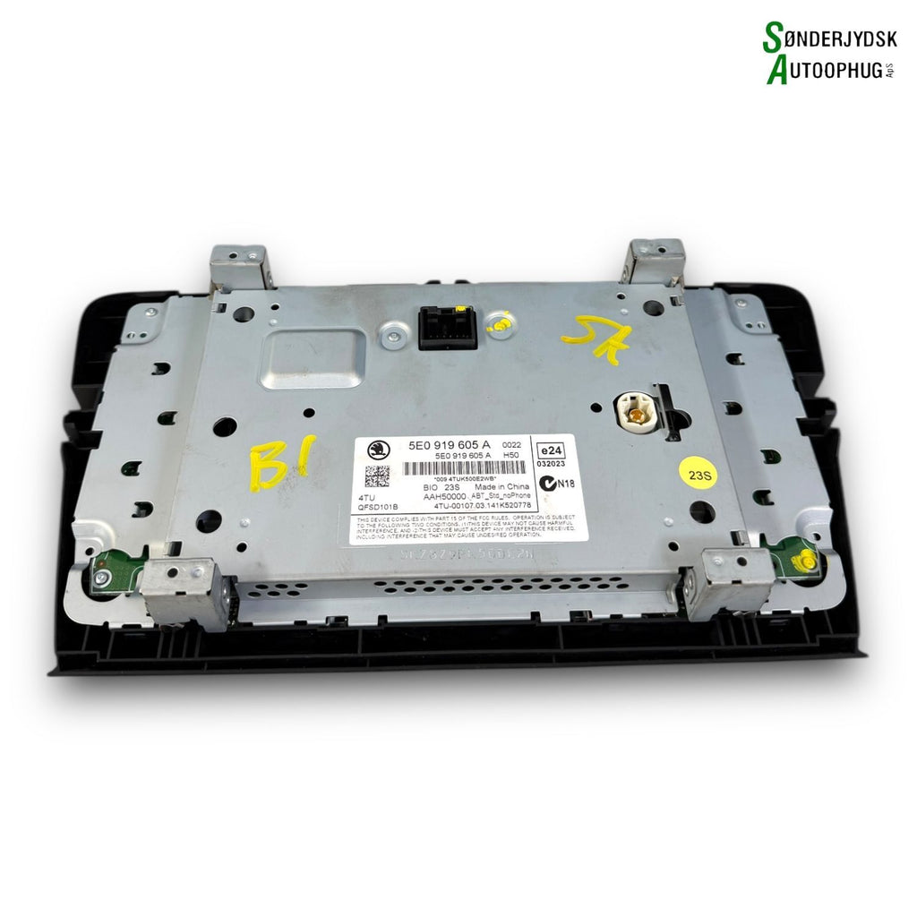 Skoda Octavia Radio Med OEM Nr. 5E0919605ABIO Fra Skoda Ophugger