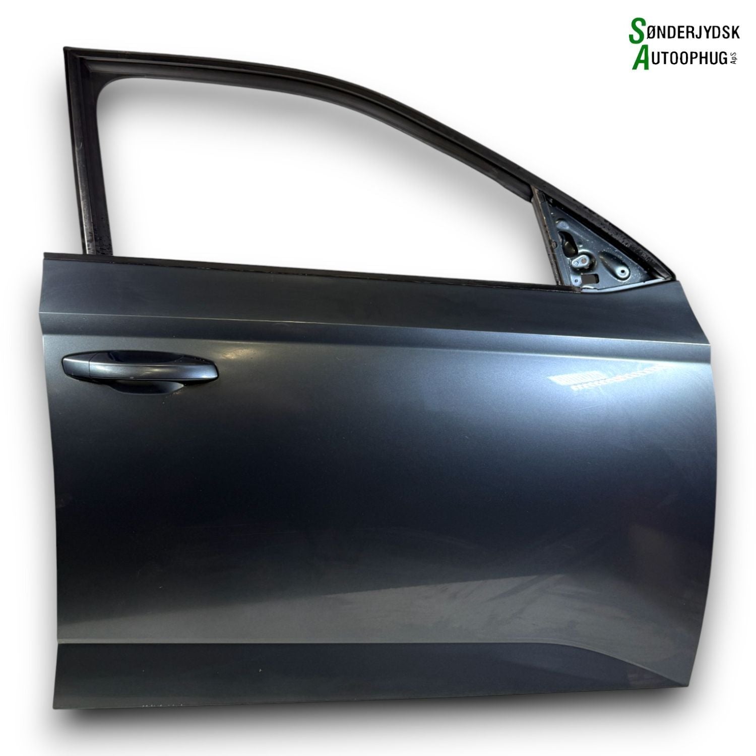 Skoda Fabia Fordør H Med OEM Nr. 6V0831056A Fra Skoda Ophugger